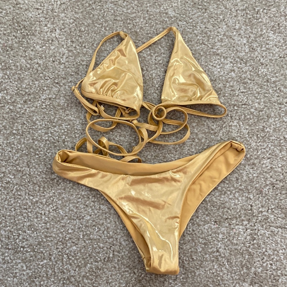 Dippin Daisys gold lame’ bikini small 👙✨